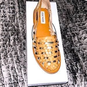 Cute Steve Madden Sandals Never been worn…..